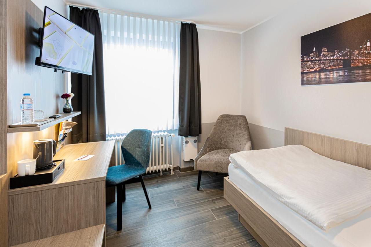 Hotel-Restaurant Fueck Leverkusen Extérieur photo